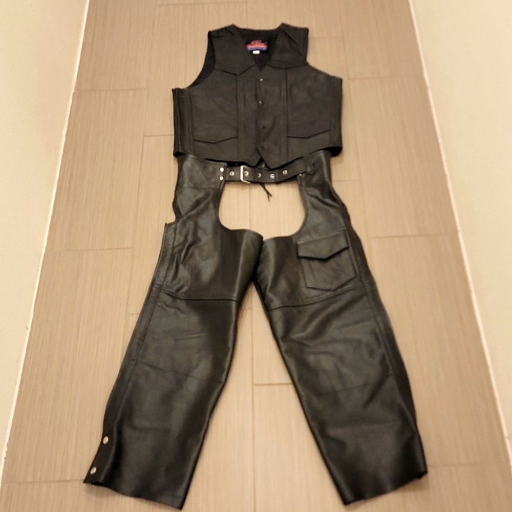 Bikers Black Leather Vest & Chaps
